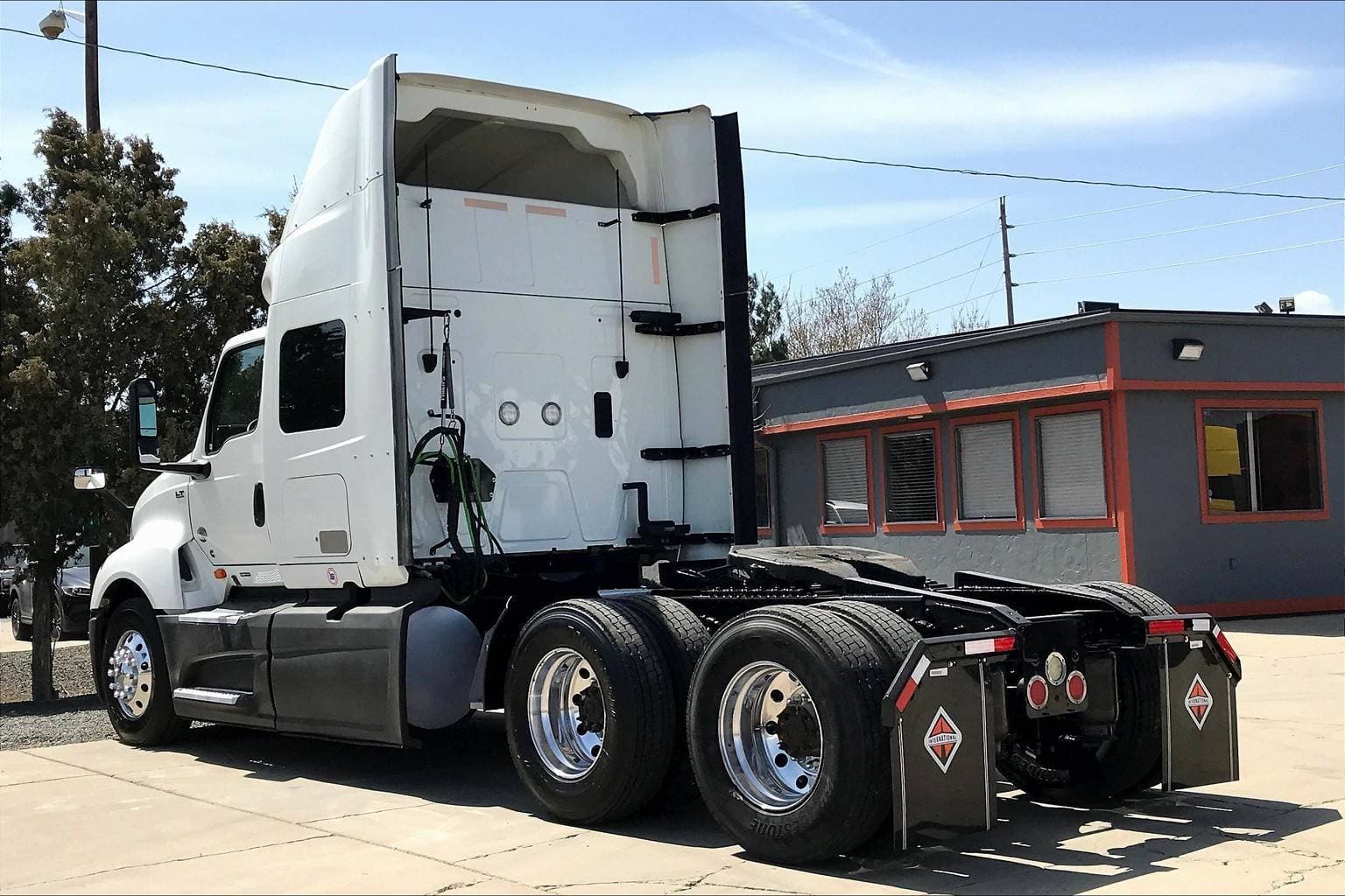 2022 International LT625 Sleeper Semi Truck - 56" Hi Rise Sleeper, Cummins 400HP, 12 Speed image 12