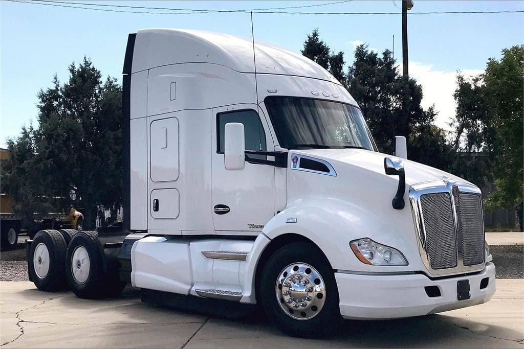 2018 Kenworth T680 image 1