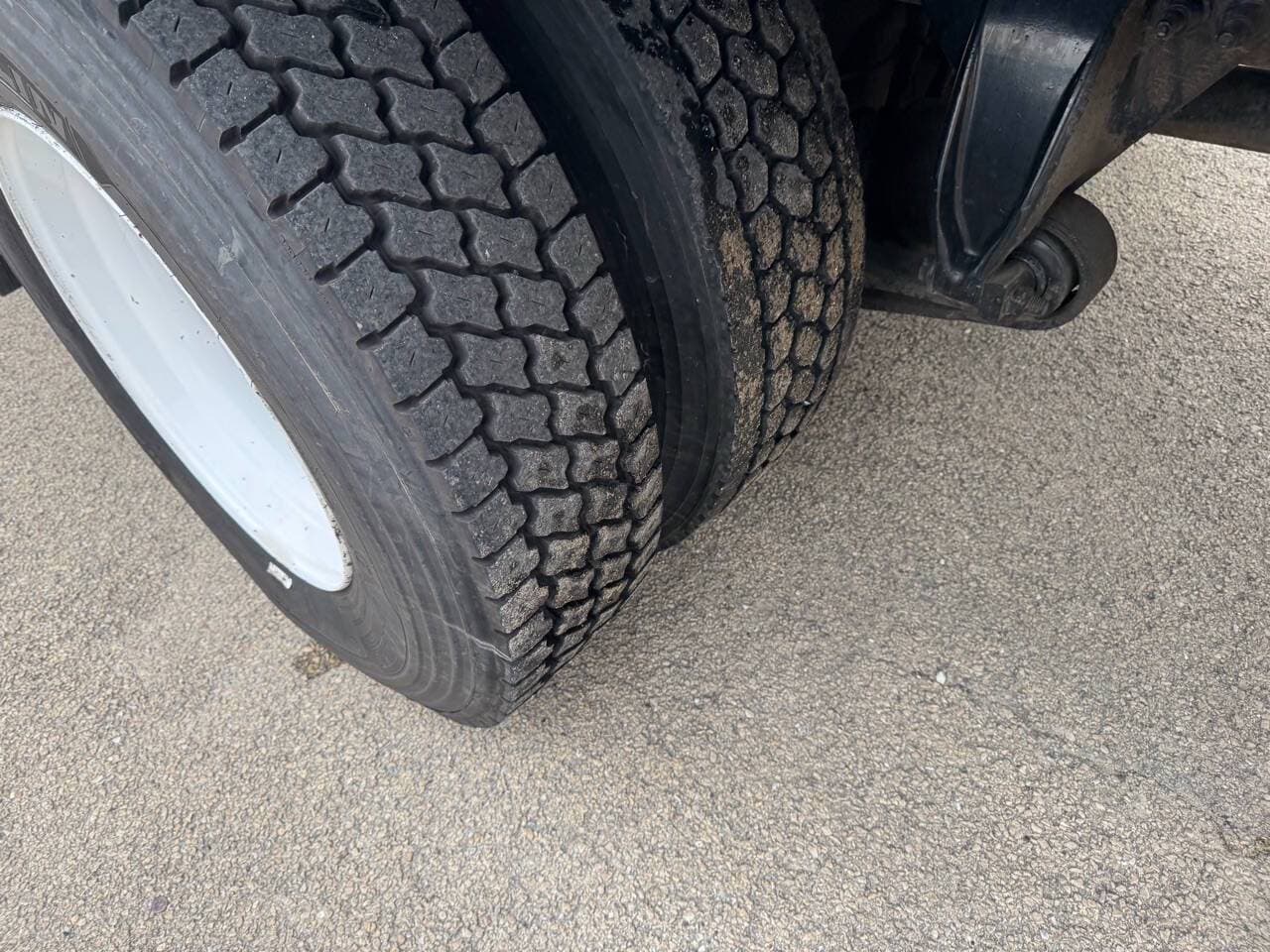2018 Freightliner M2 106 image 12