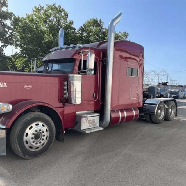 2022 Peterbilt 389