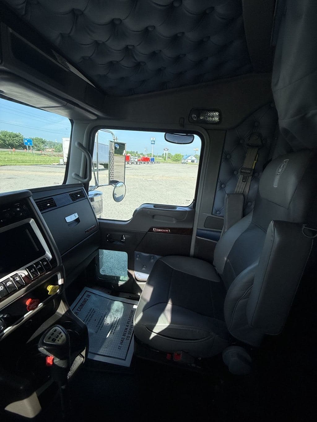 Used 2023 KENWORTH W900L image 23