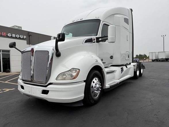 2019 Kenworth T680 image 1