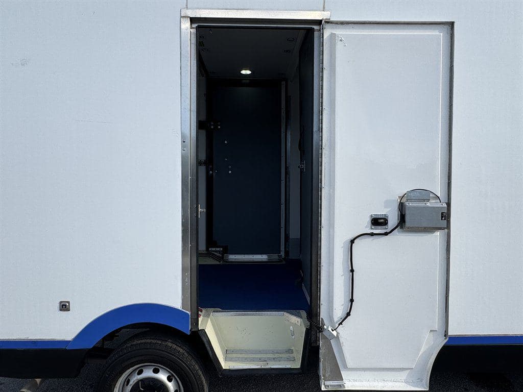 2023 Ford Transit T-350 image 20