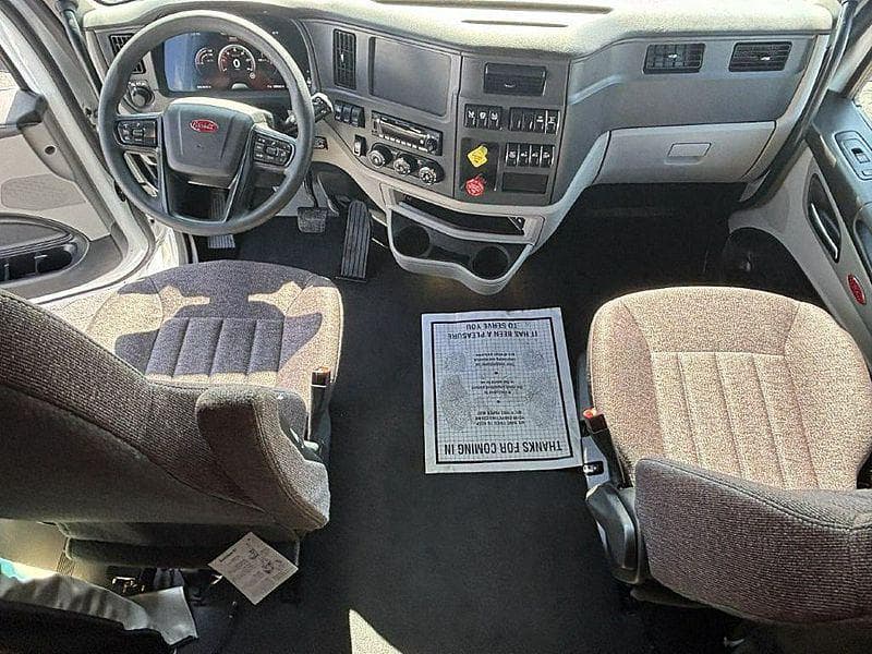 2024 Peterbilt 579 image 15