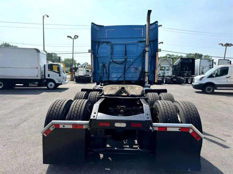 2012 Volvo VNL image 18