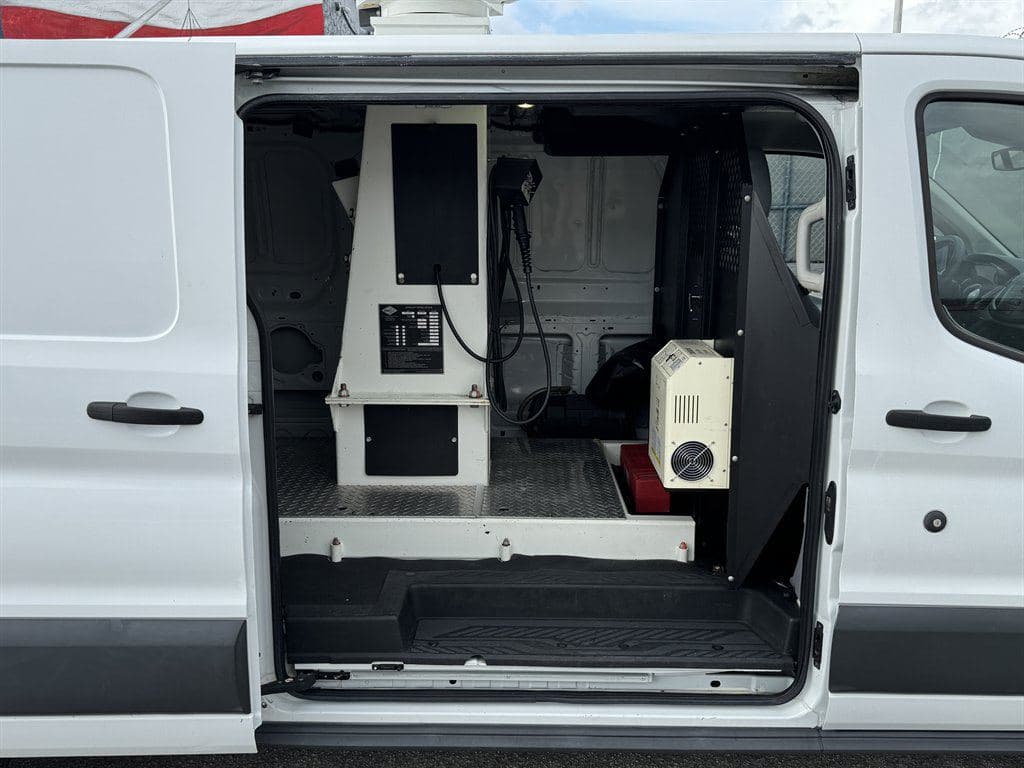 2017 Ford Transit Cargo image 17