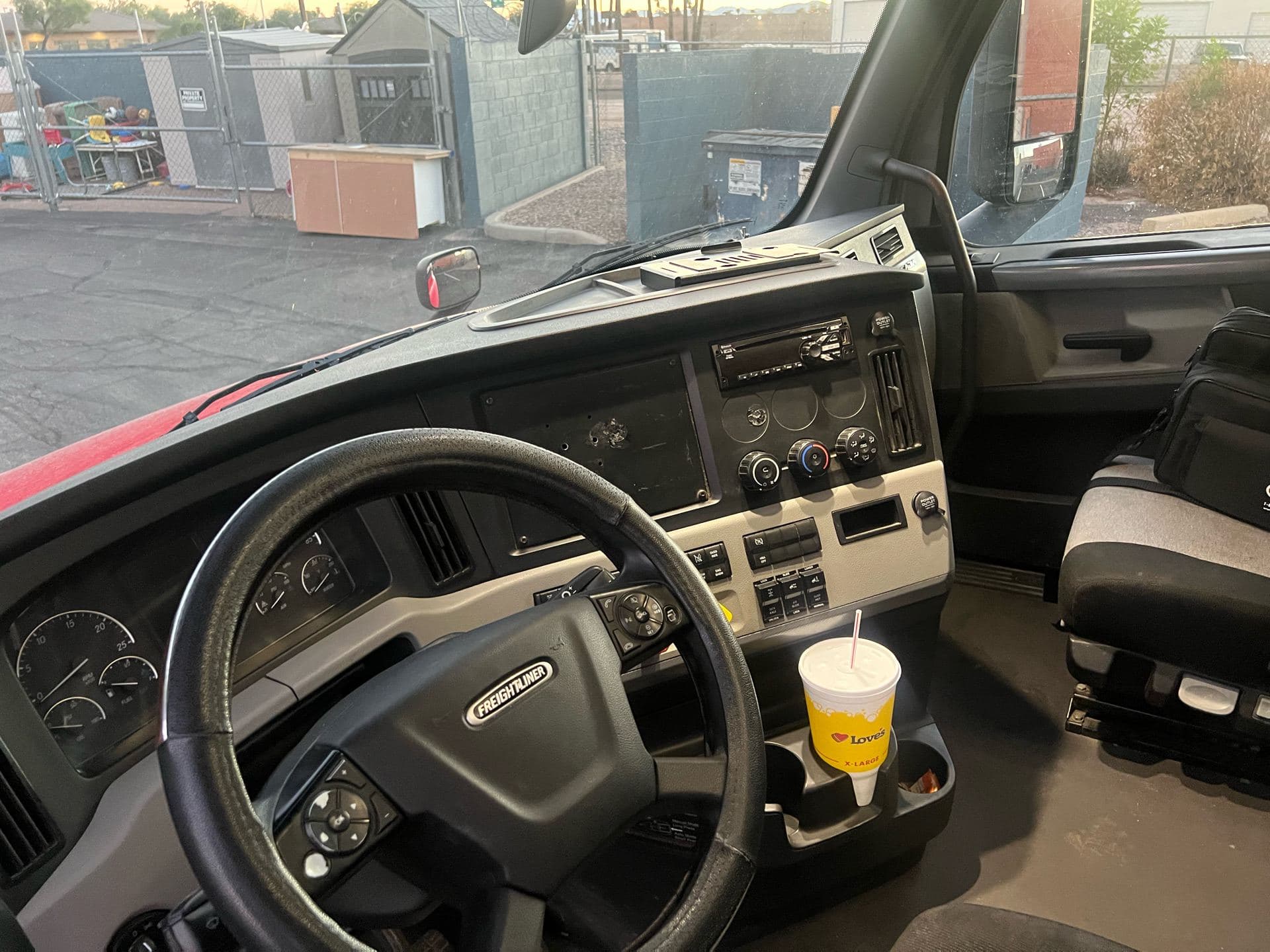 2020 Freightliner Cascadia image 4