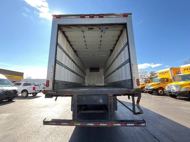 2021 Freightliner M2 image 10