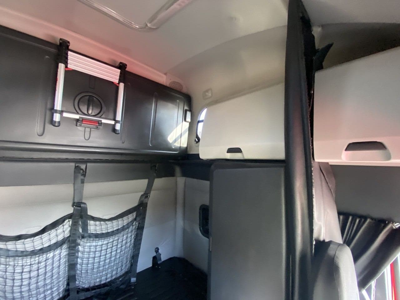 2021 Freightliner Cascadia image 15