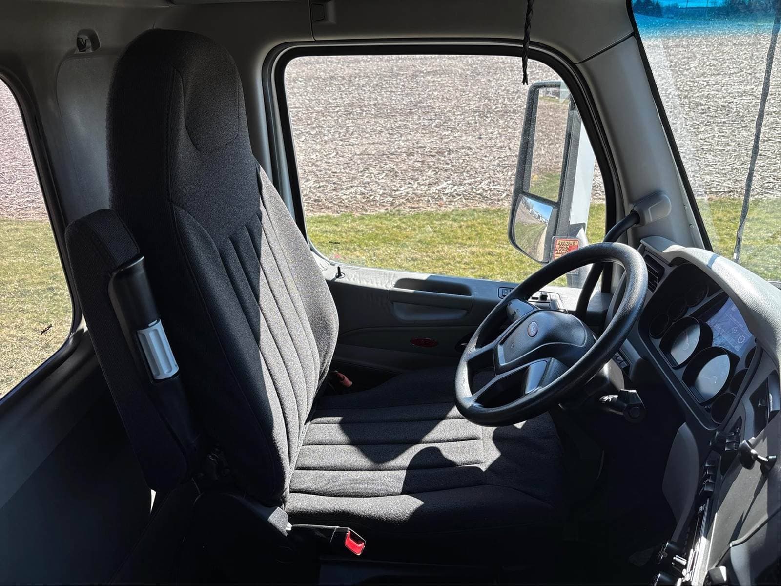 2020 Peterbilt 579 image 14
