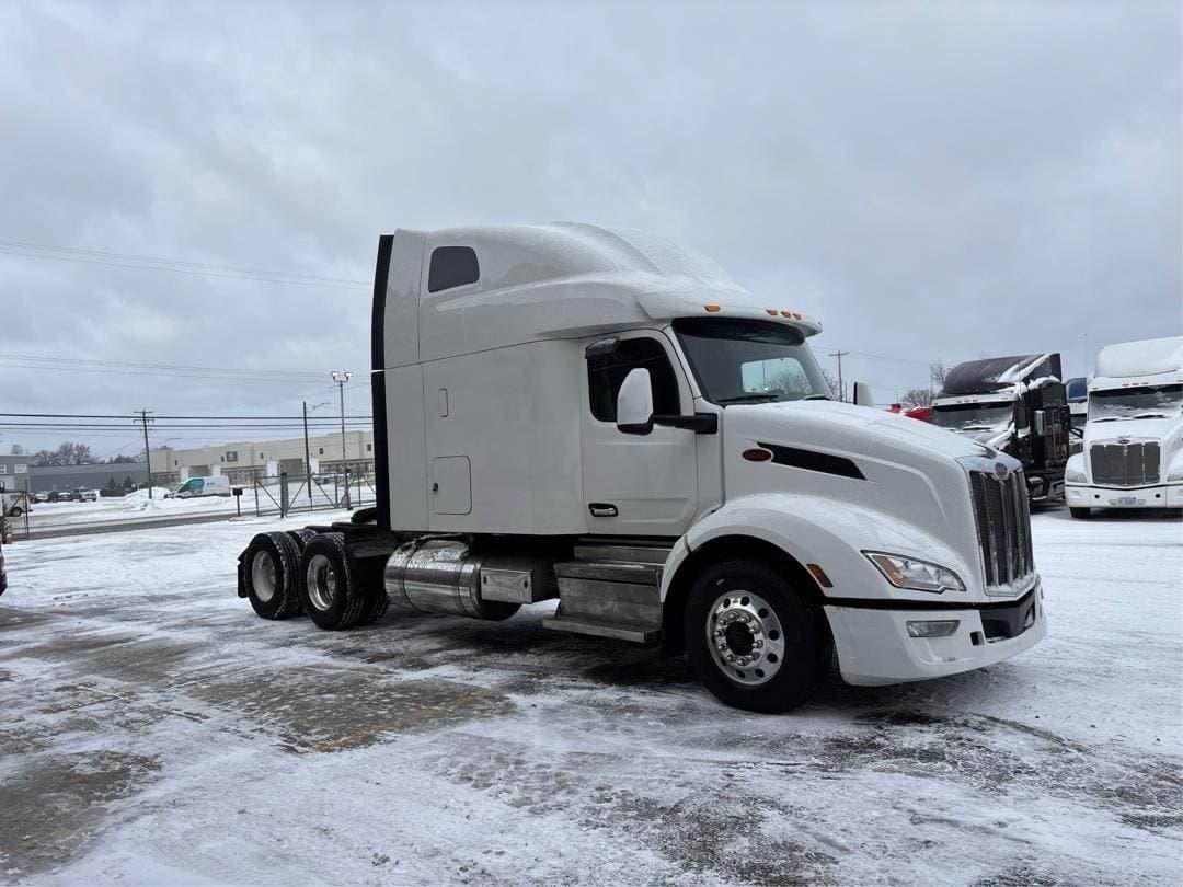 2023 Peterbilt 579 image 6