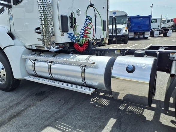 2023 Kenworth T880 image 8