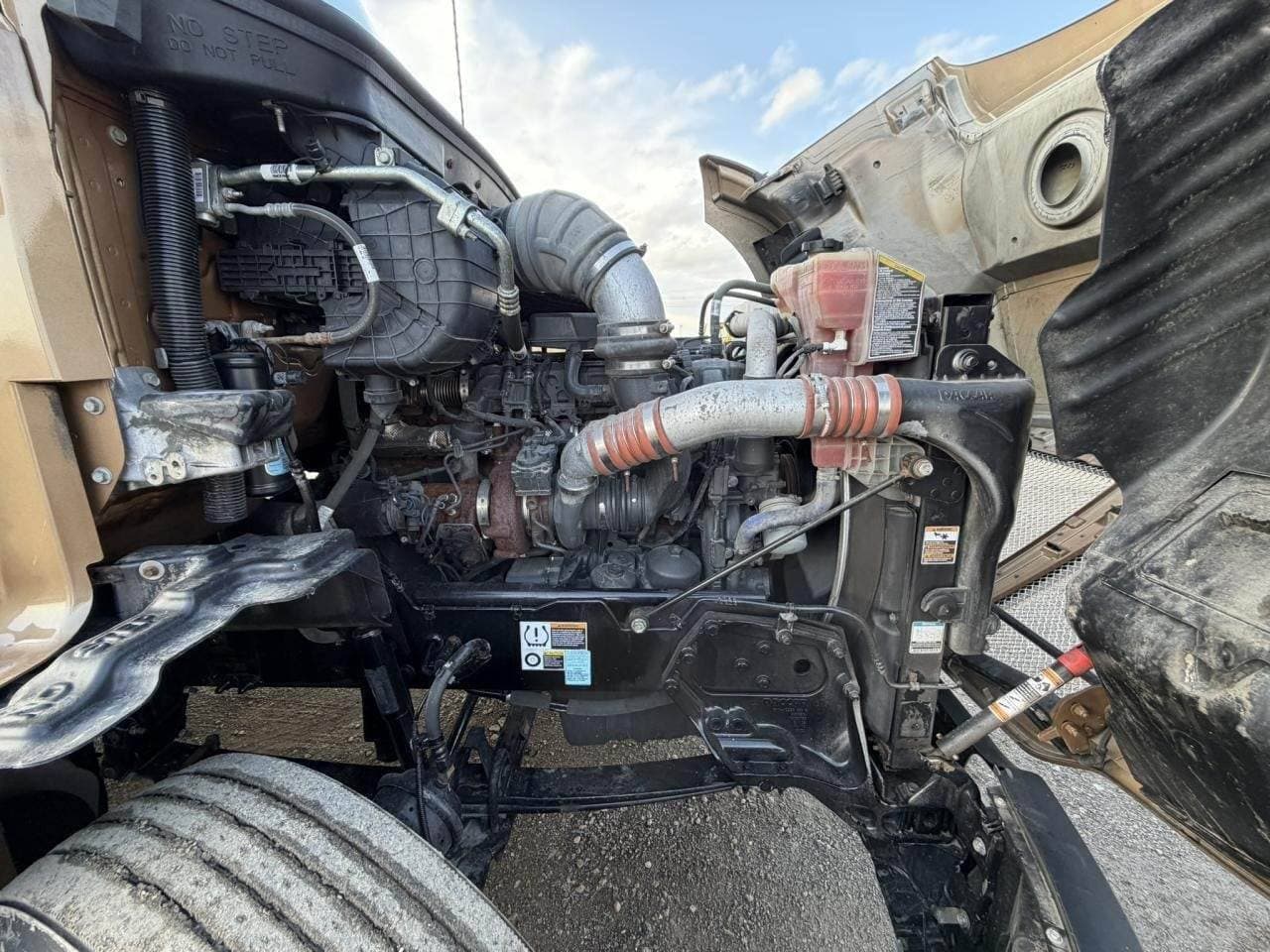 2022 Kenworth T680 Day Cab Truck - Paccar 405HP, 12 Speed Automatic image 6