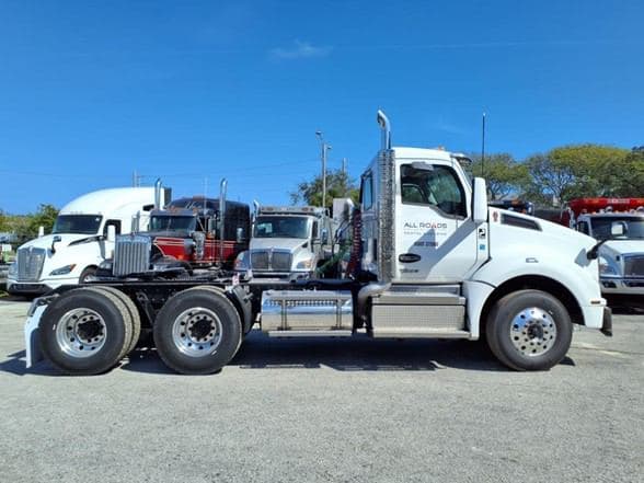 2025 Kenworth T880 image 8