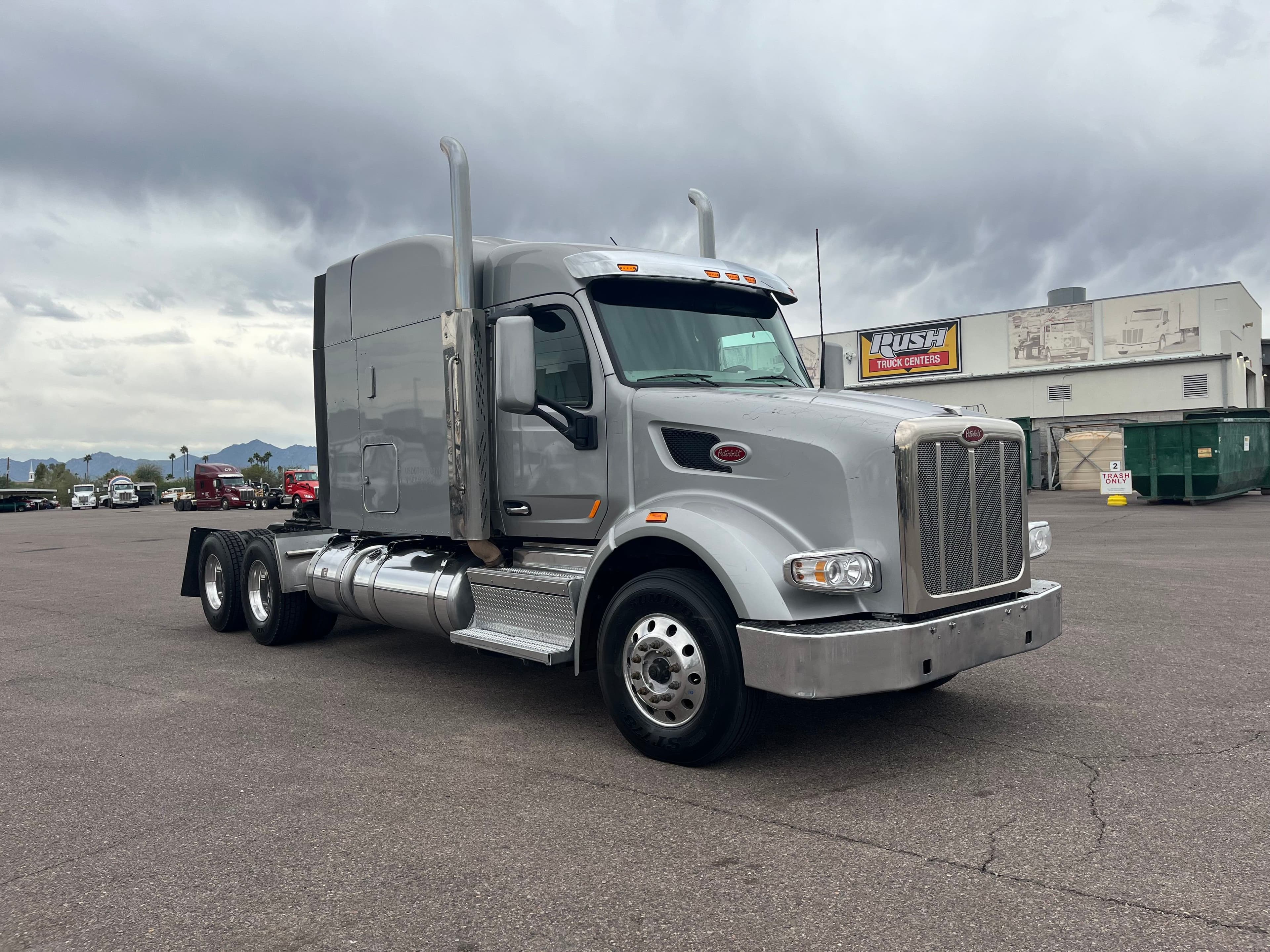2021 Peterbilt 567 image 1