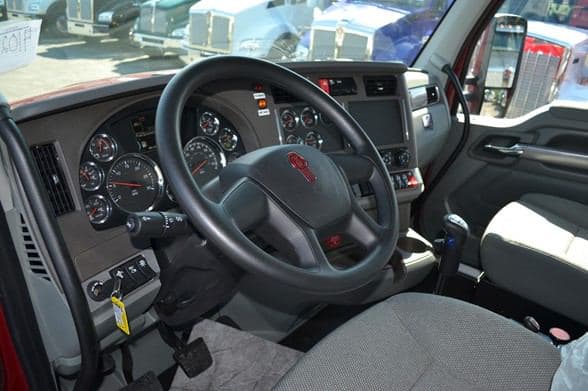 2025 Kenworth T880 image 5