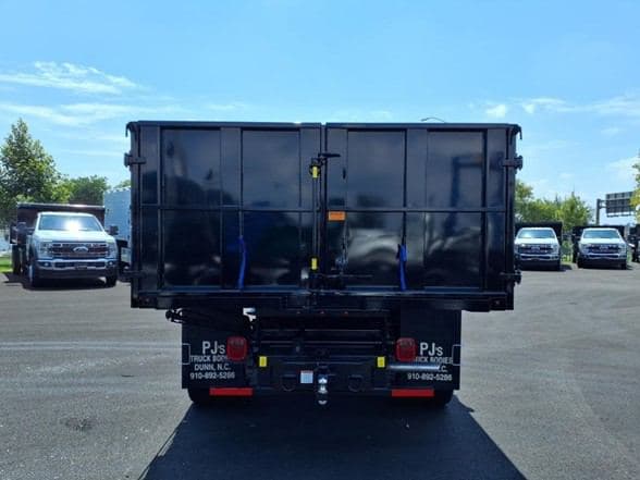 2025 Ford F550 image 8