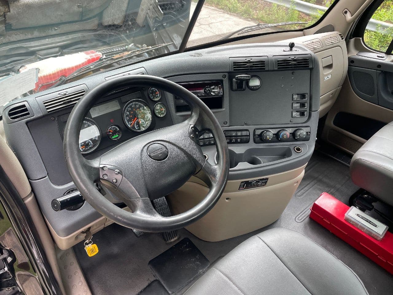 2018 Freightliner Cascadia 125 image 21