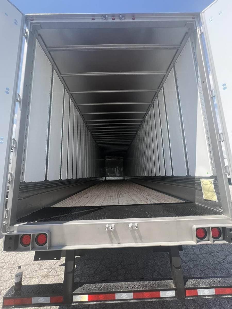 2026 Utility 4000D-X image 6