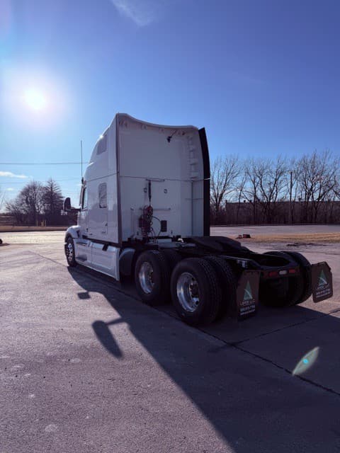 2024 Peterbilt 579 image 3