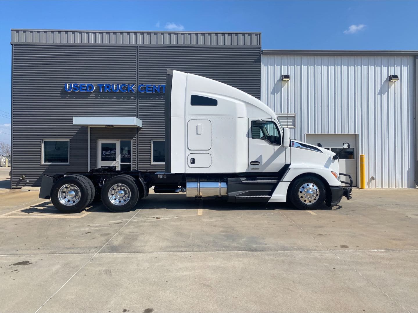 2023 Kenworth T680 image 8