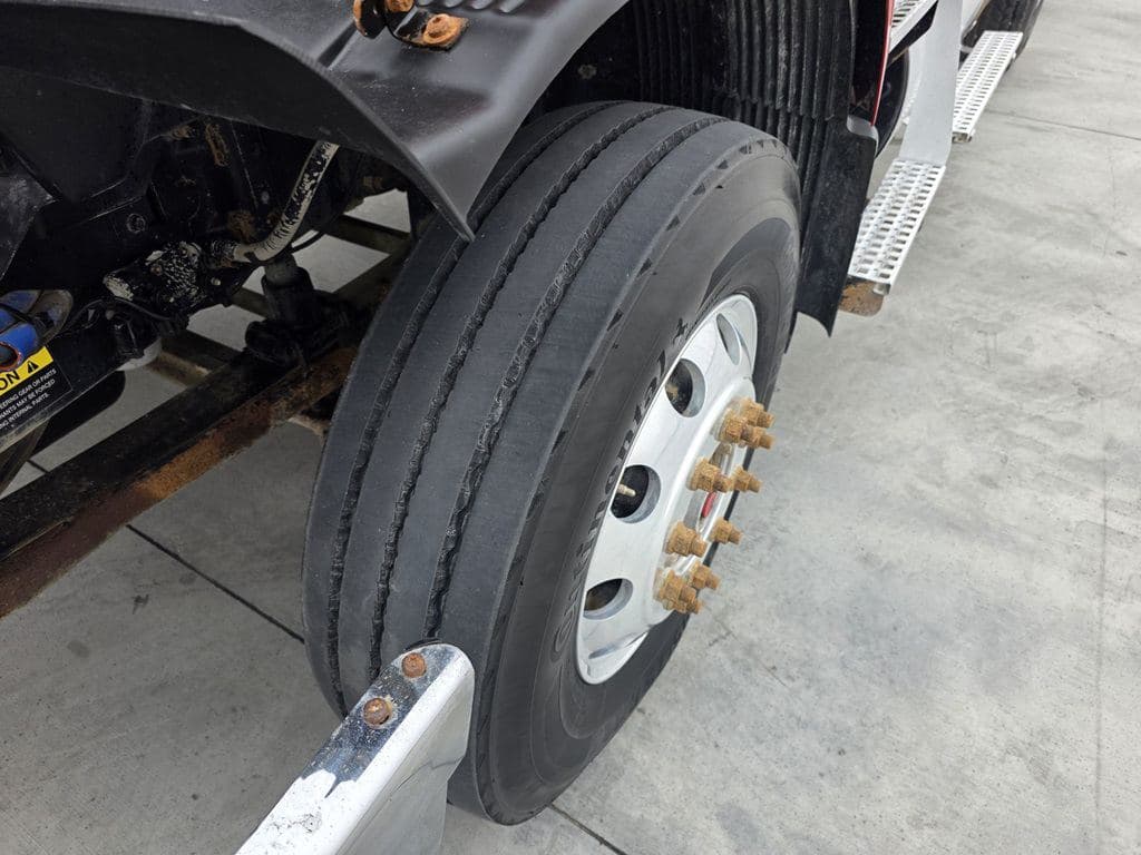 Used 2016 VOLVO VHD84BT image 13