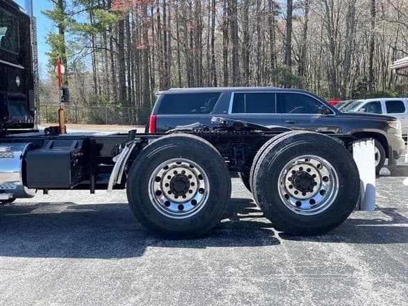 2026 Kenworth T880 image 15