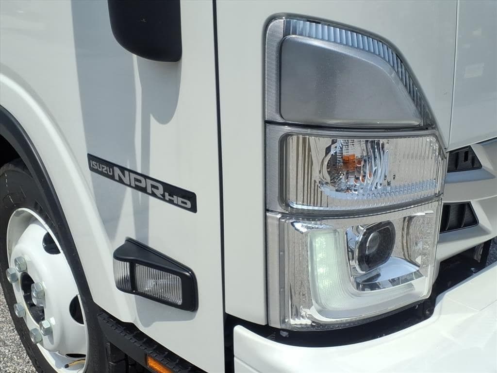 2026 Isuzu NPR HD image 7