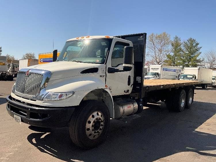 2022 International MV607 Tandem Axle Flatbed Truck - 270HP, 6 Speed Automatic image 3