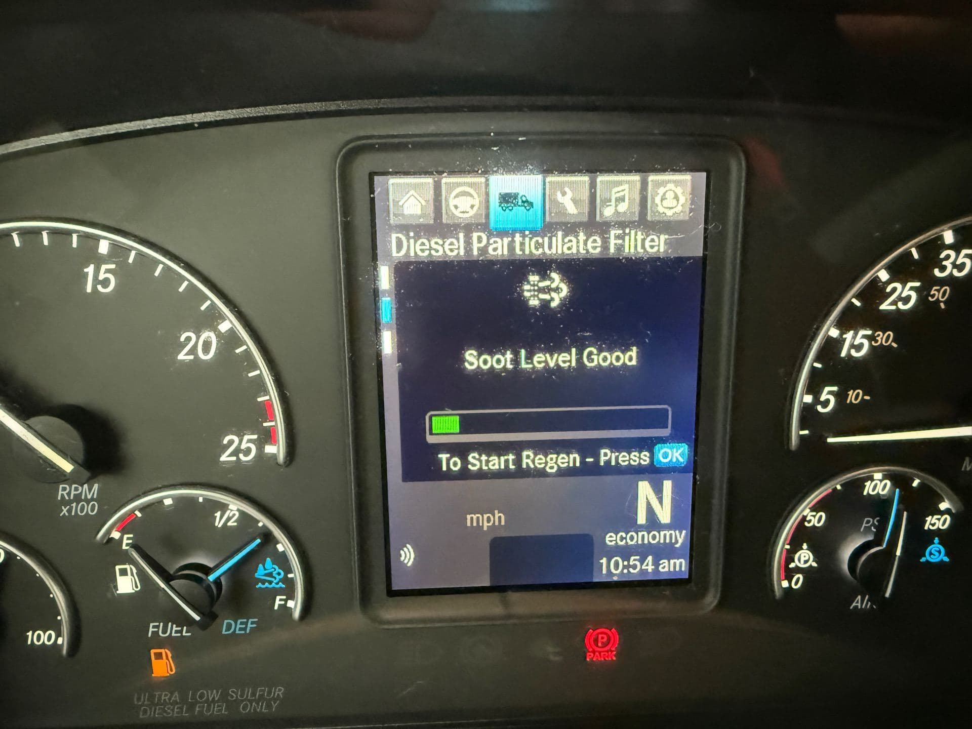 2022 Freightliner - 432k - 12k Hours - 455 HP image 7