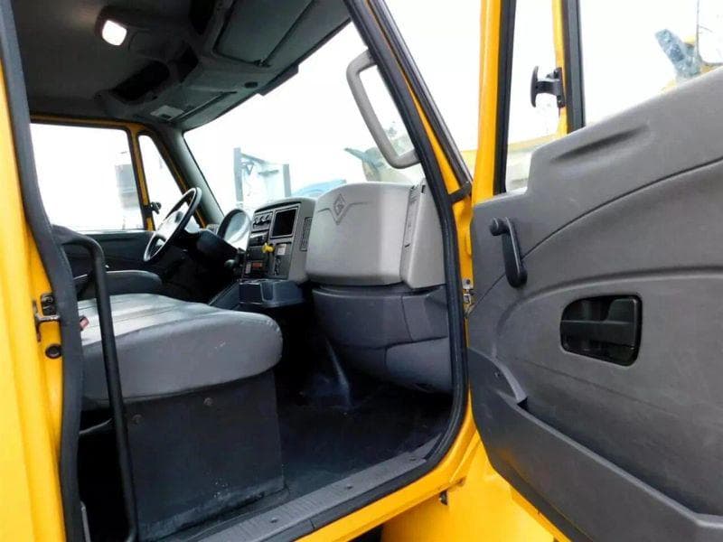 2019 International 4300 image 24