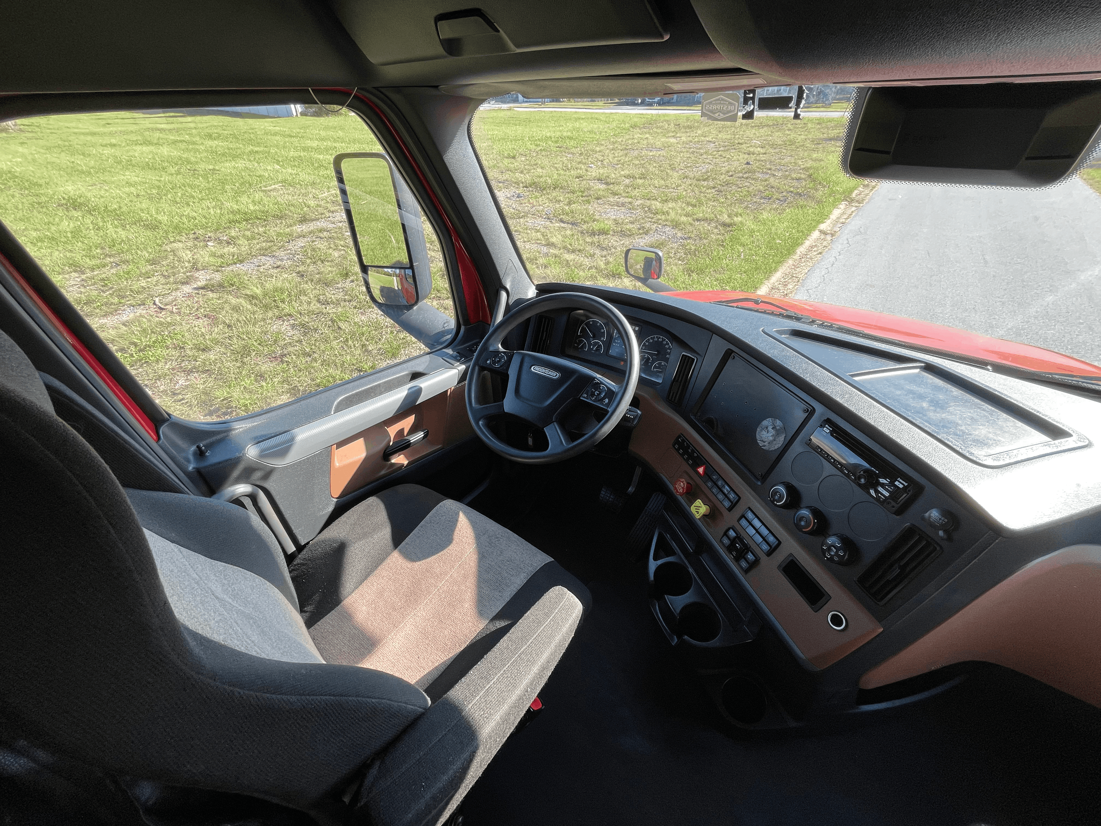 2021 Freightliner Cascadia image 8