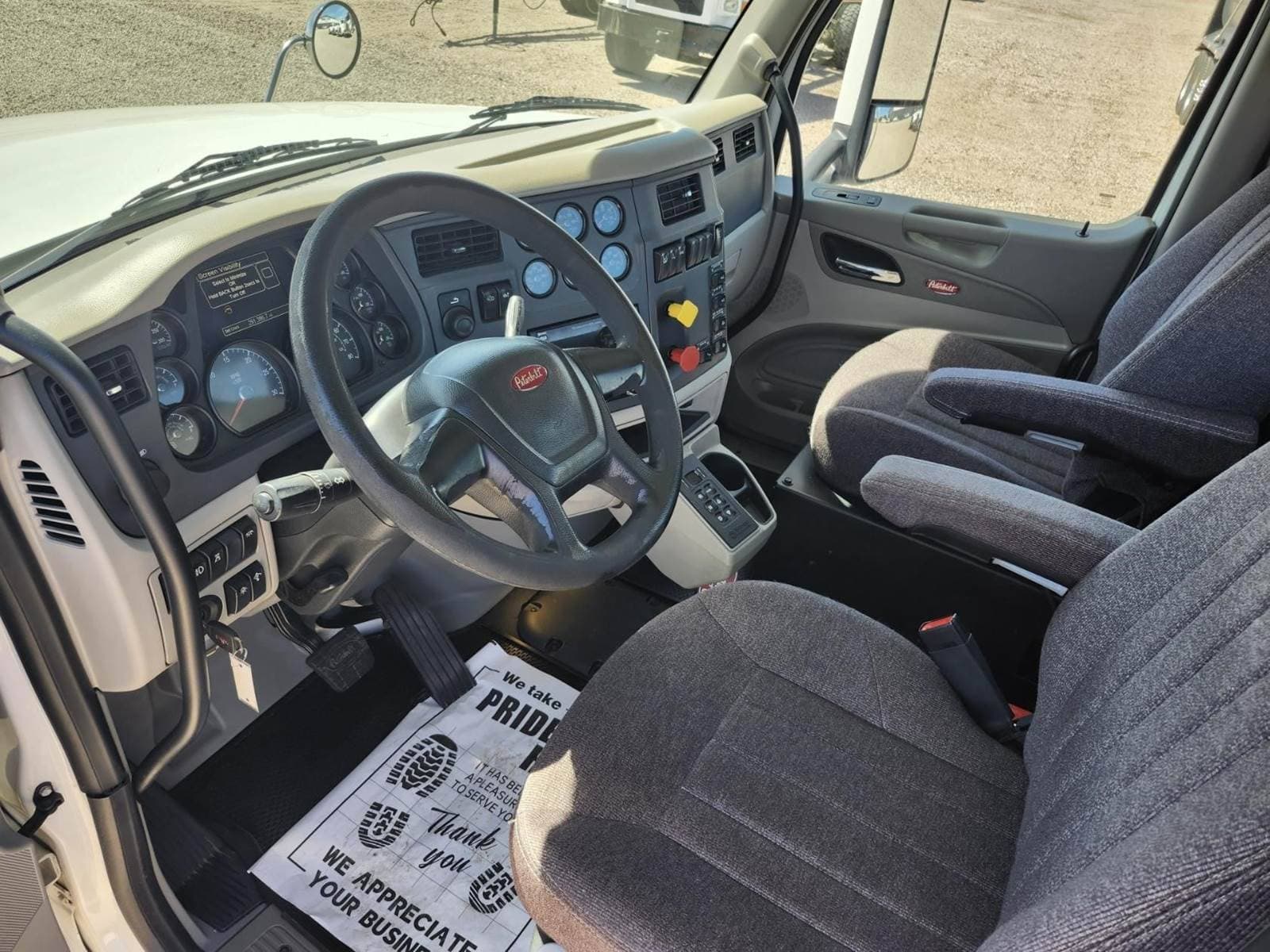 2018 Peterbilt 567 image 8