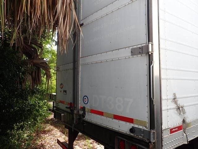 2007 Utility 3000R image 4