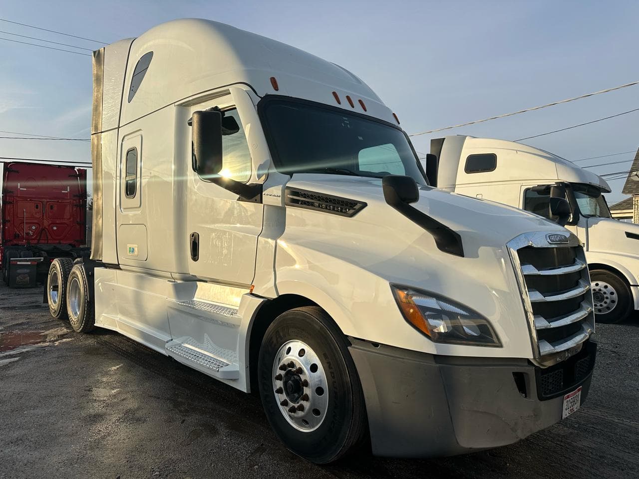 2021 Freightliner Cascadia image 1