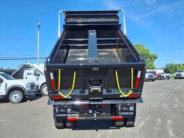 2027 Ford F750 XL SD image 9