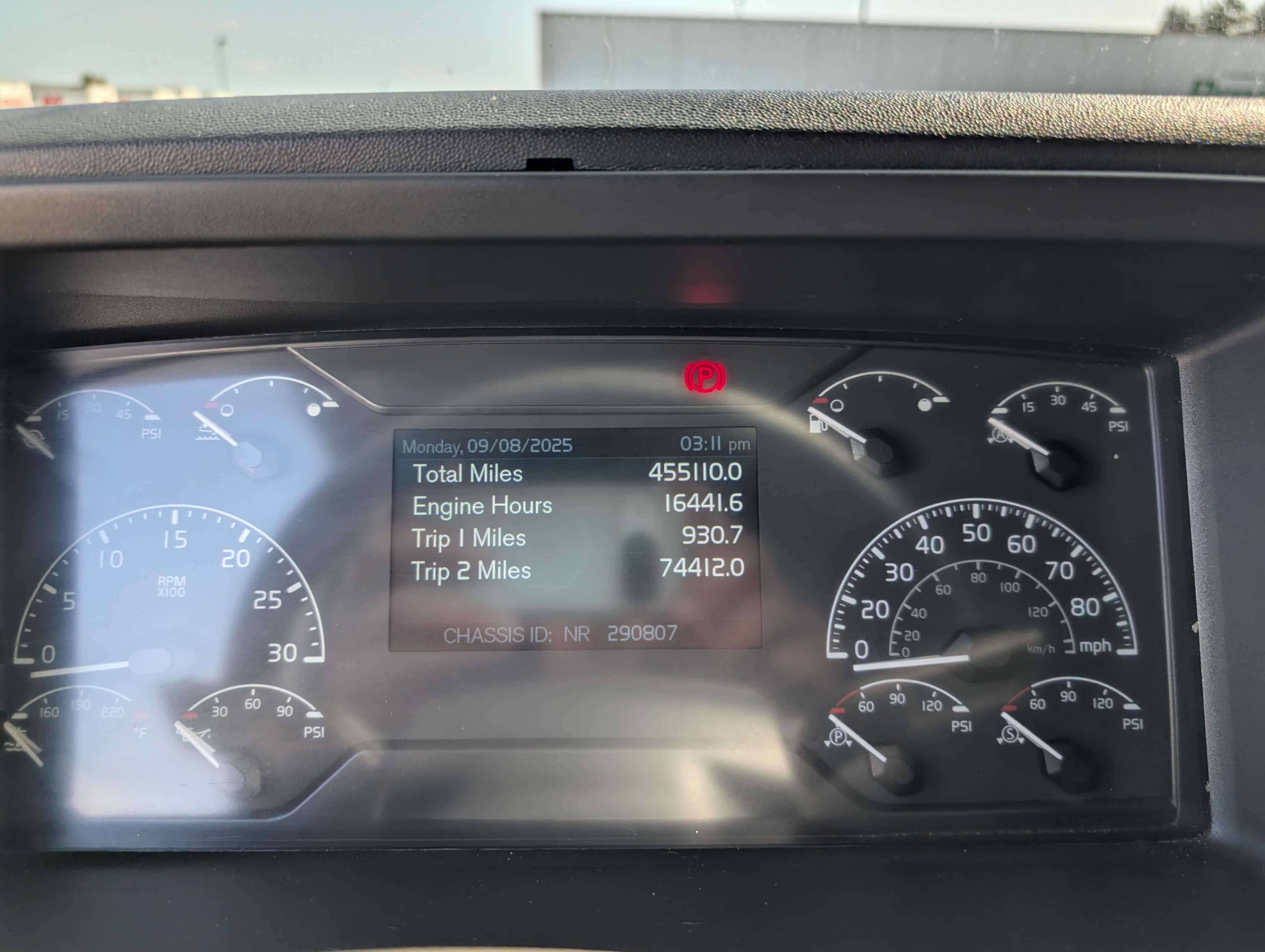 2022 Volvo VNL image 6