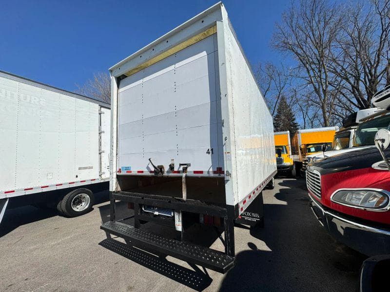 2019 Isuzu NPR image 8