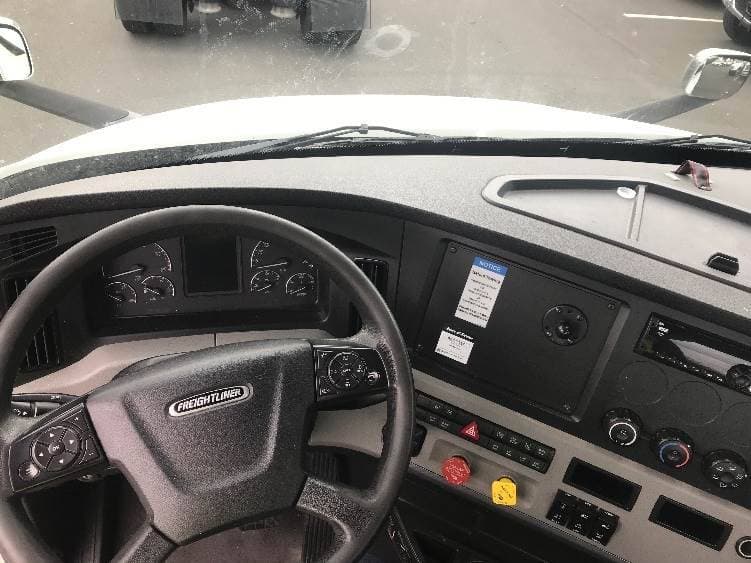 2021 Freightliner Cascadia image 6