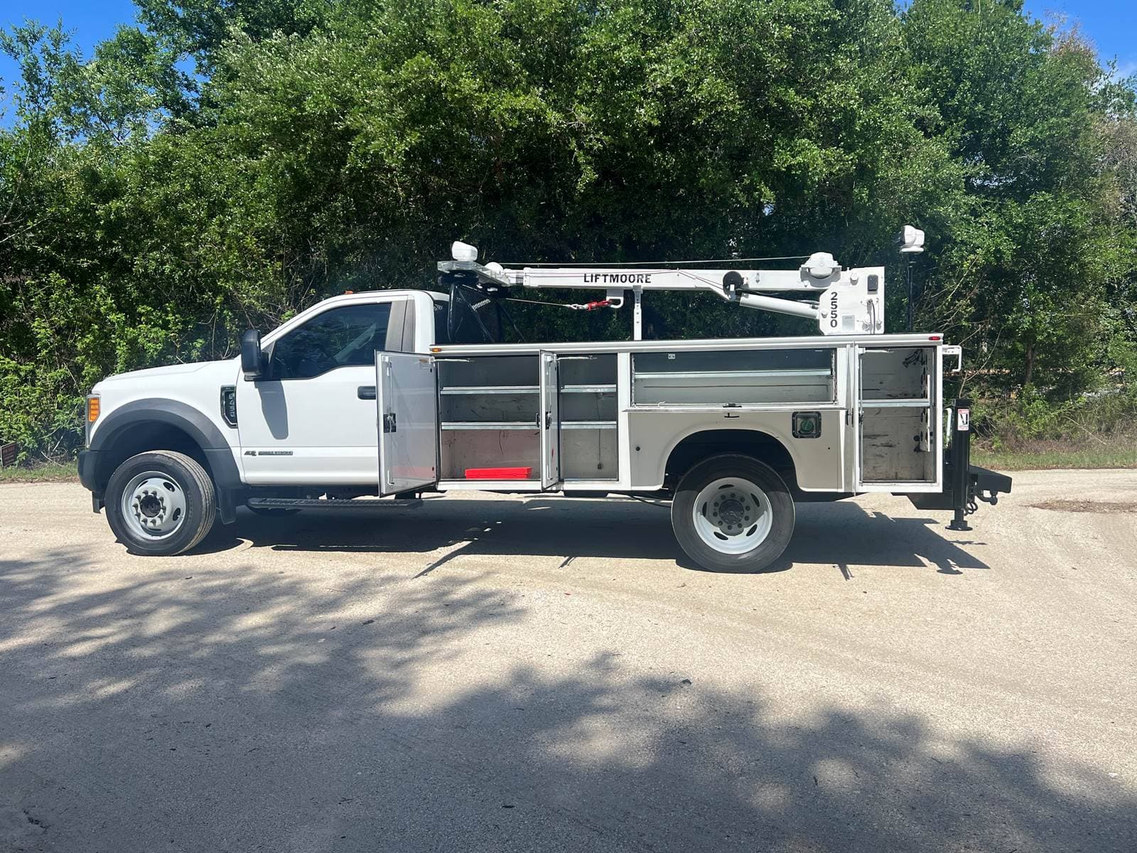 2017 Ford F-450 image 10