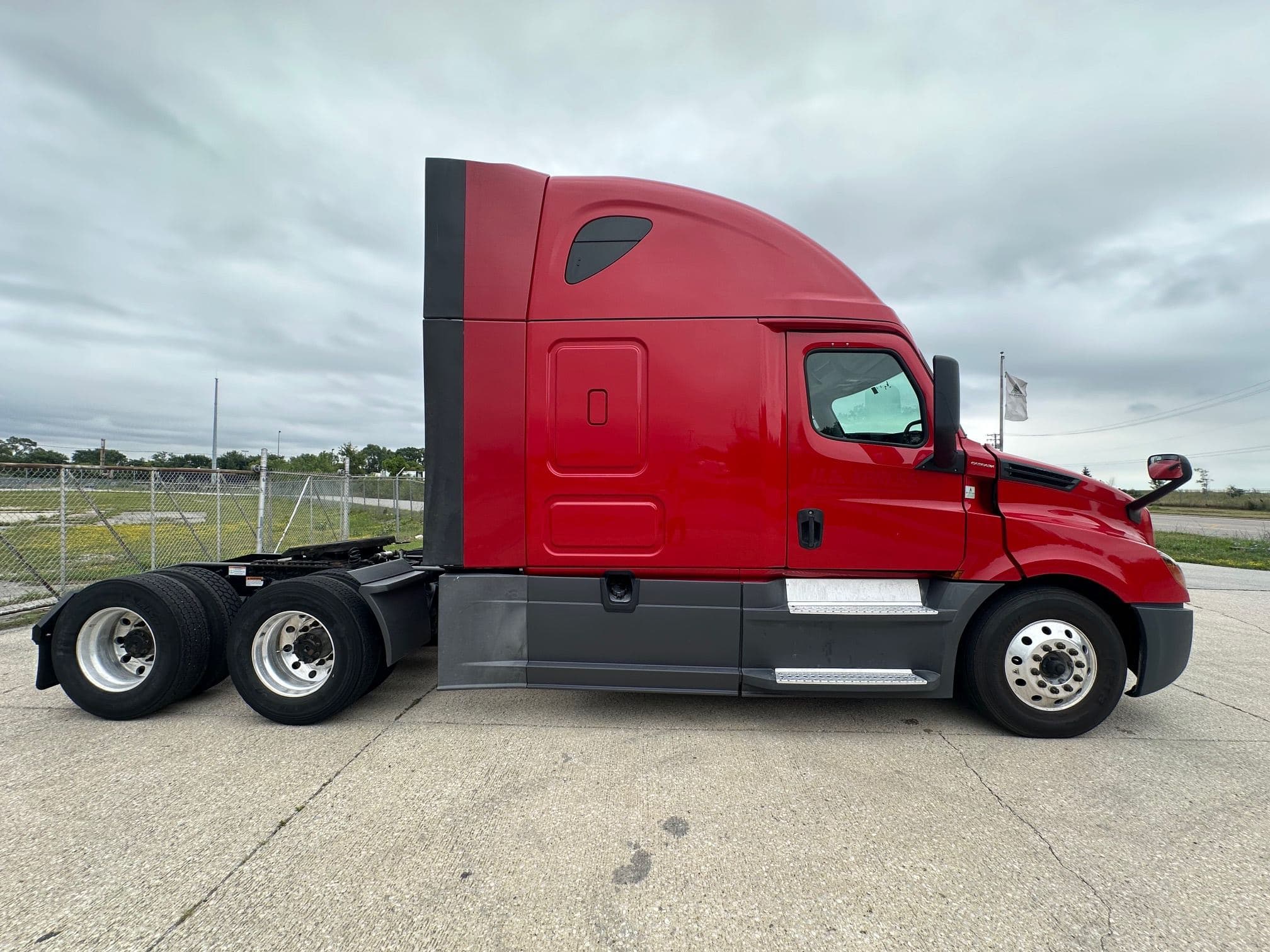 2020 Freightliner Cascadia 126 image 4