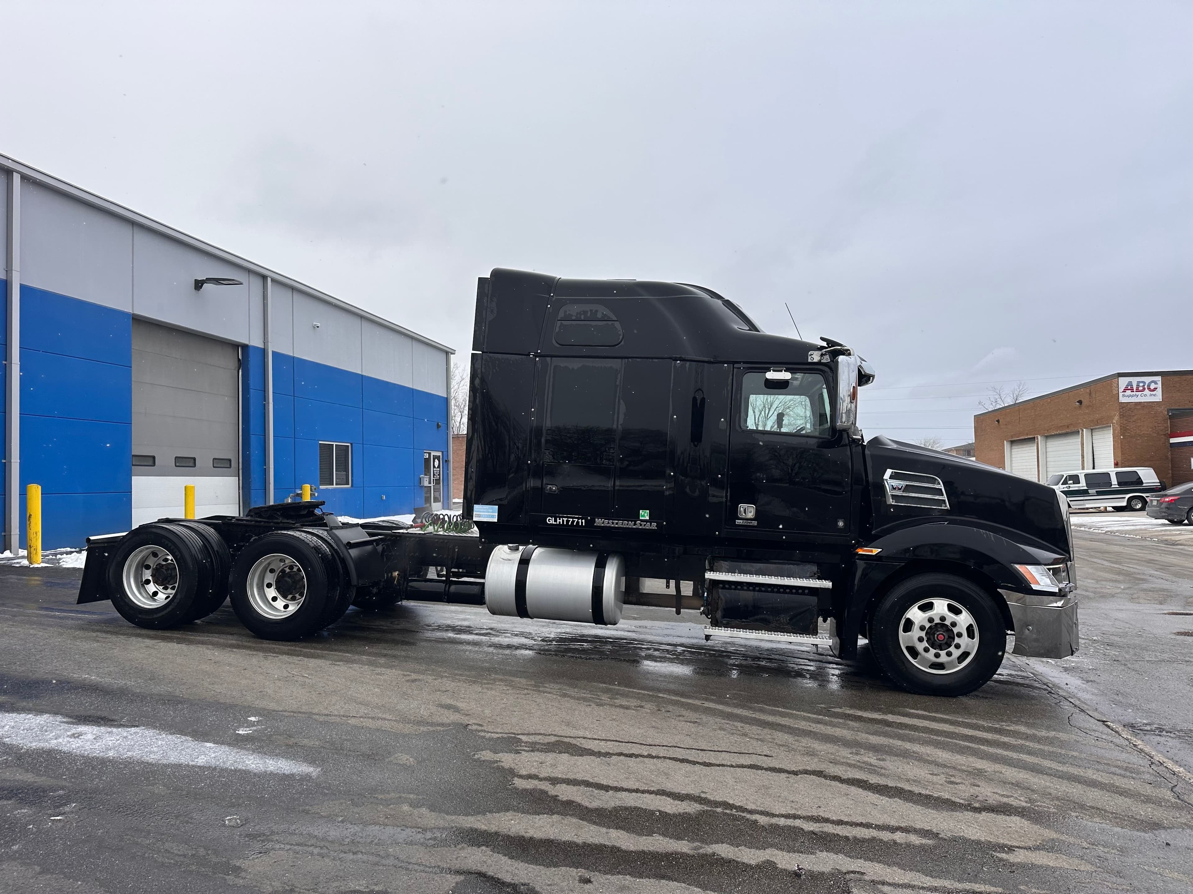 2016 Western Star 5700 image 5