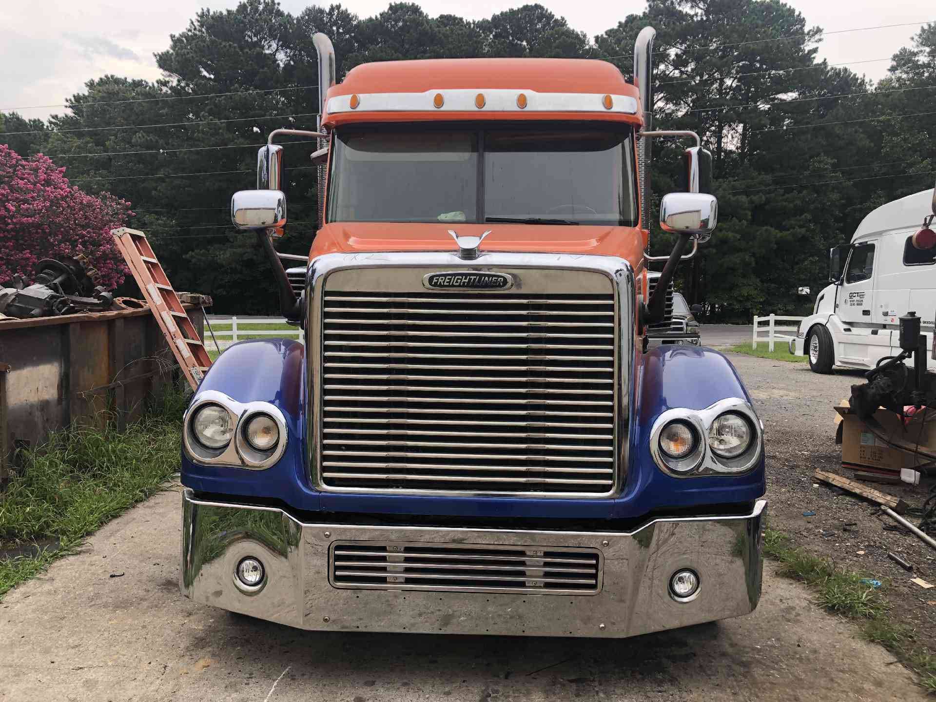2014 Freightliner Coronado 132 image 2