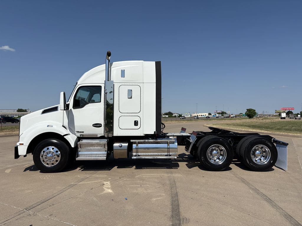 Used 2020 KENWORTH T880 image 10