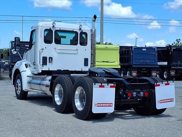 2025 Kenworth T880 image 5