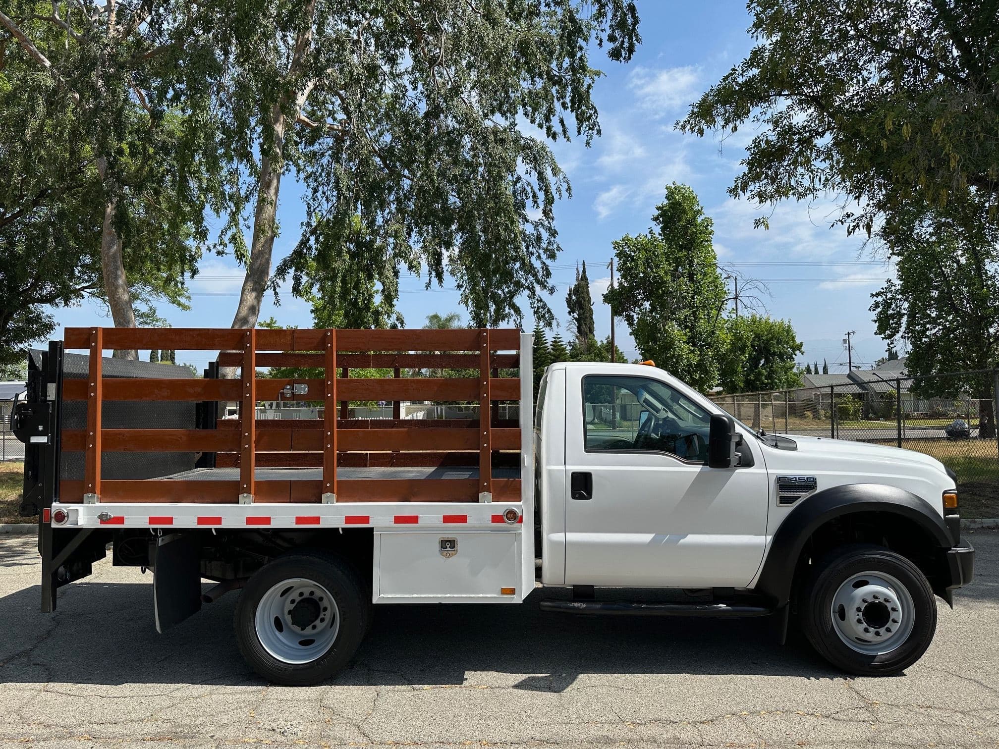 2009 FORD F450 SD Satke Bed with Liftgate 13398 image 2