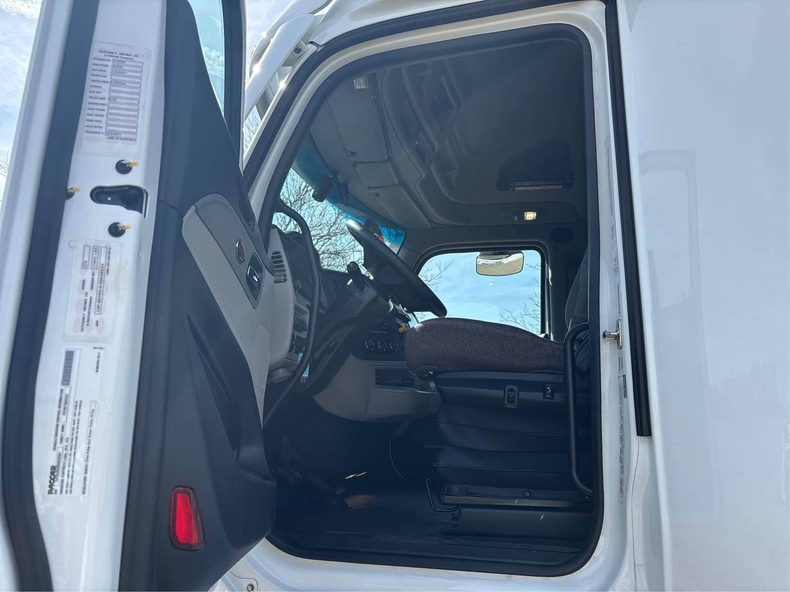 2024 Peterbilt 579 image 11