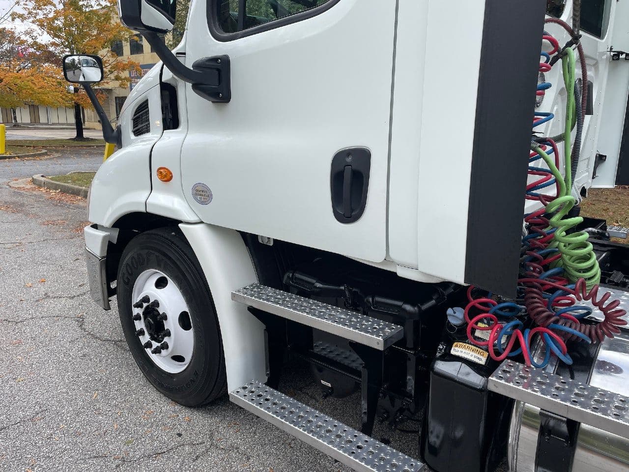2019 Freightliner Cascadia 116 image 9