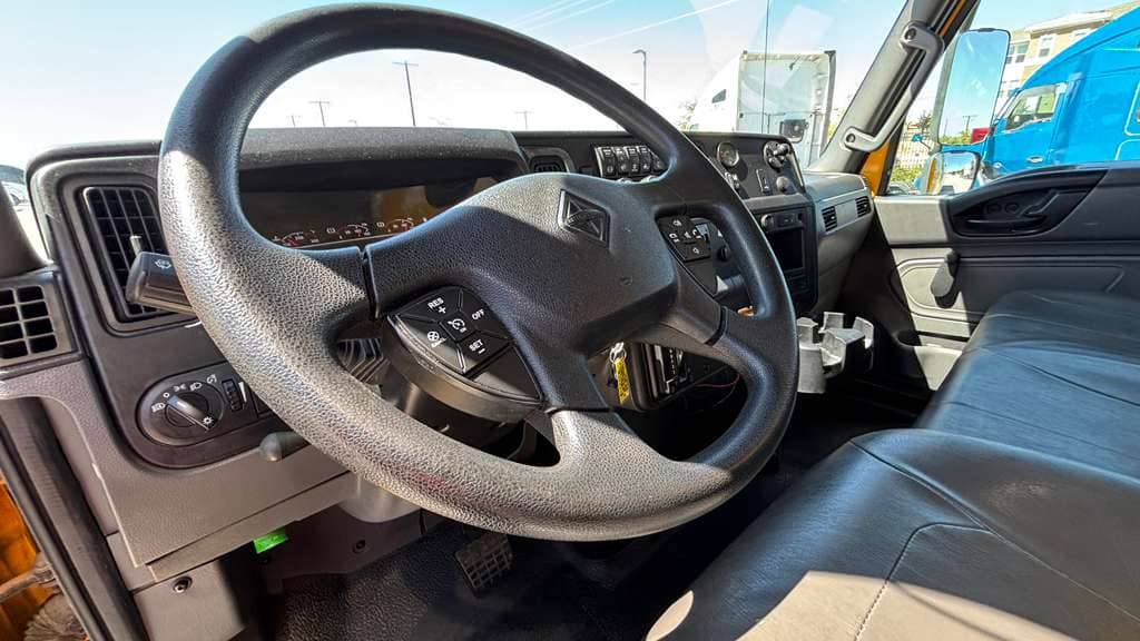 Used 2021 INTERNATIONAL MV607 image 17