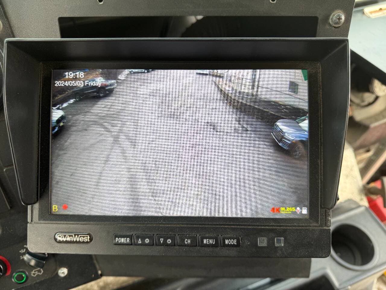 2020 Ford Stripped Chassis image 10